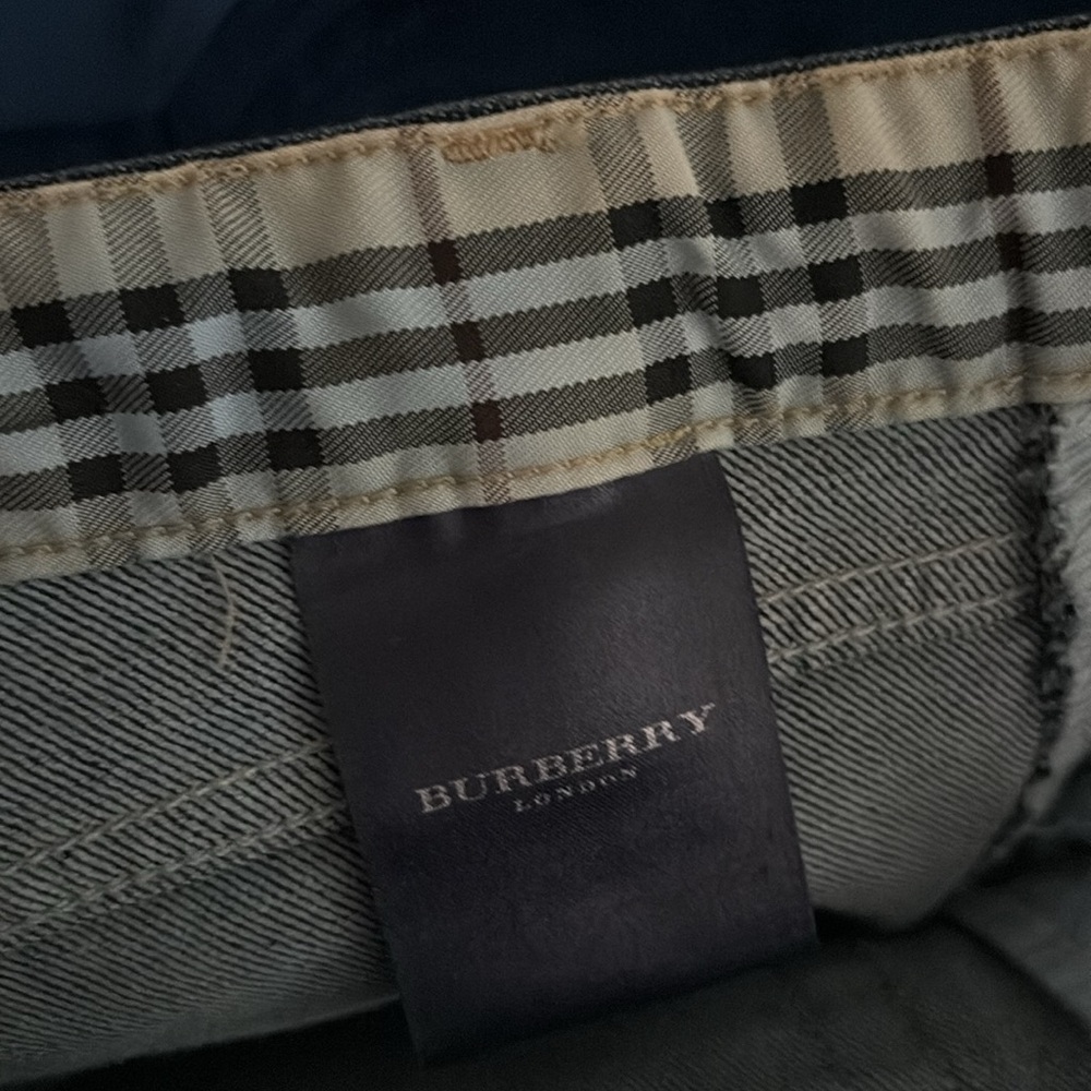 Burberry Dark Denim Jeans with Signature Cuffs Sz 14. - Picture 6 of 8